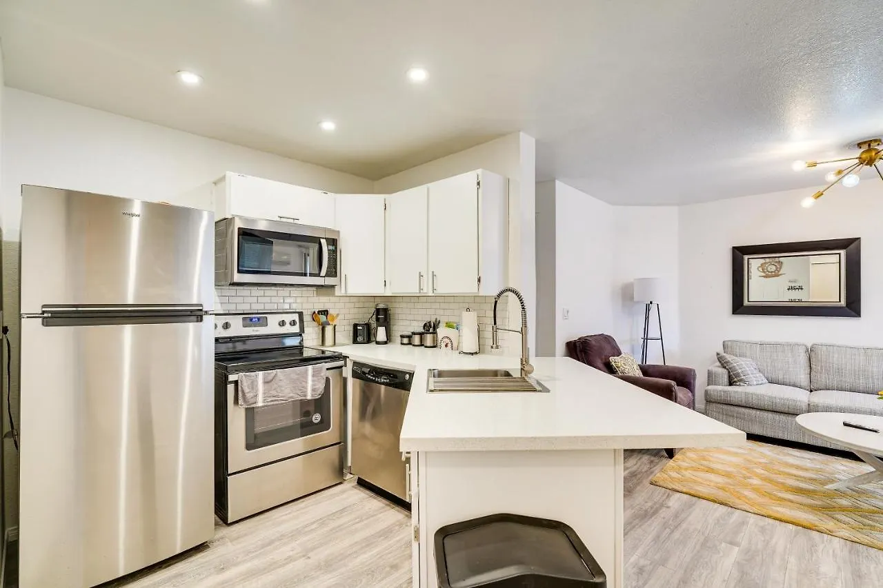Vacation Rental Near Las Vegas Strip With Pool! 0*,  美国