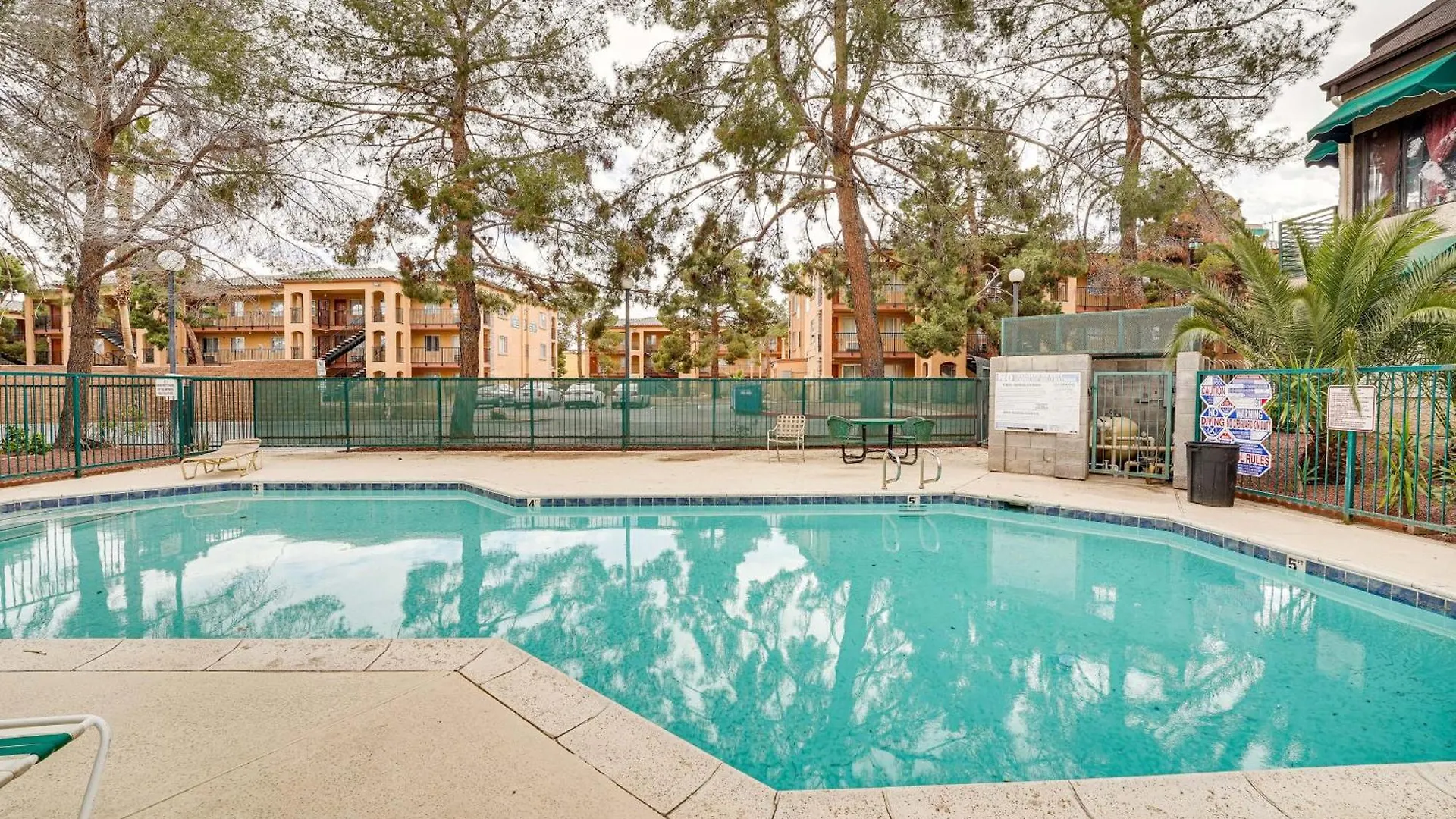 Vacation Rental Near Las Vegas Strip With Pool! 美国